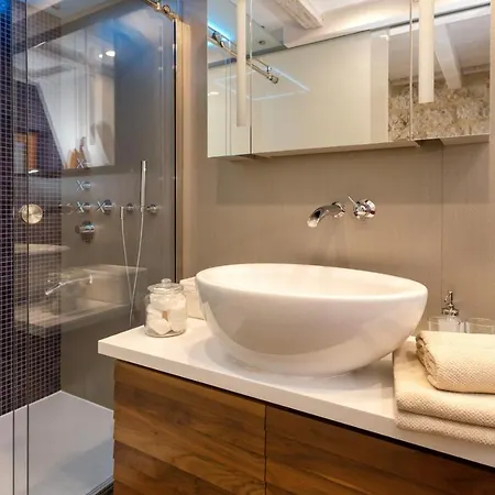 Varda - Latica Hvar Town