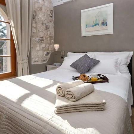 Vila Varda - Latica *