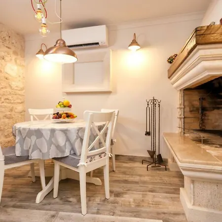 Vila Varda - Latica *