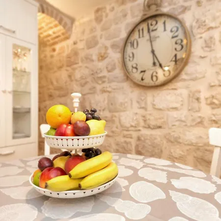 Varda - Latica Vila *