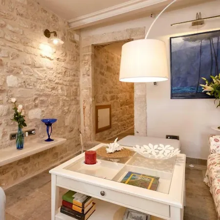 Vila Varda - Latica *