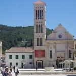 Villa Varda - Latica