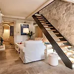 Varda - Latica Hvar Town