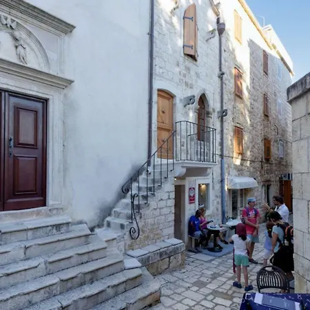 Vila Varda - Latica *