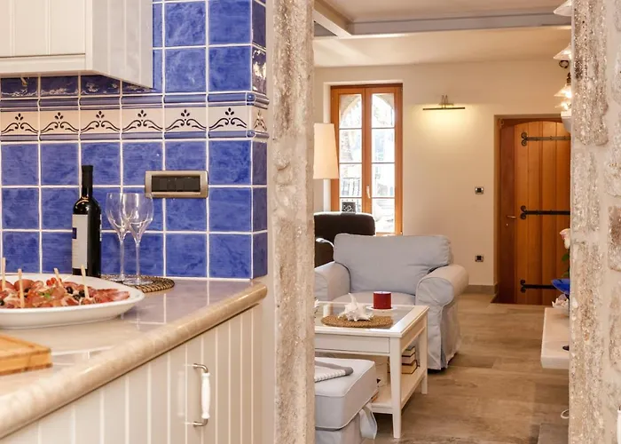 Varda - Latica * Hvar Town