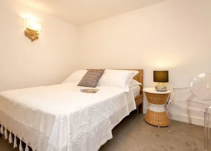 Varda - Latica * Hvar Town