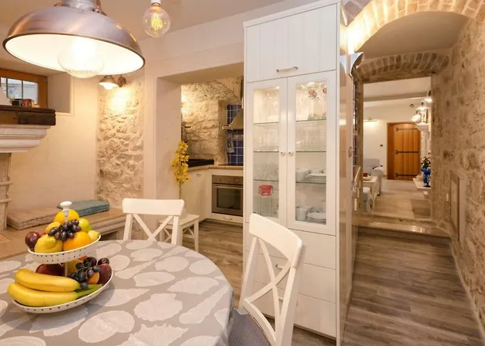 Vila Varda - Latica *