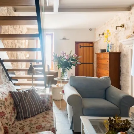 Varda - Latica Hvar Town